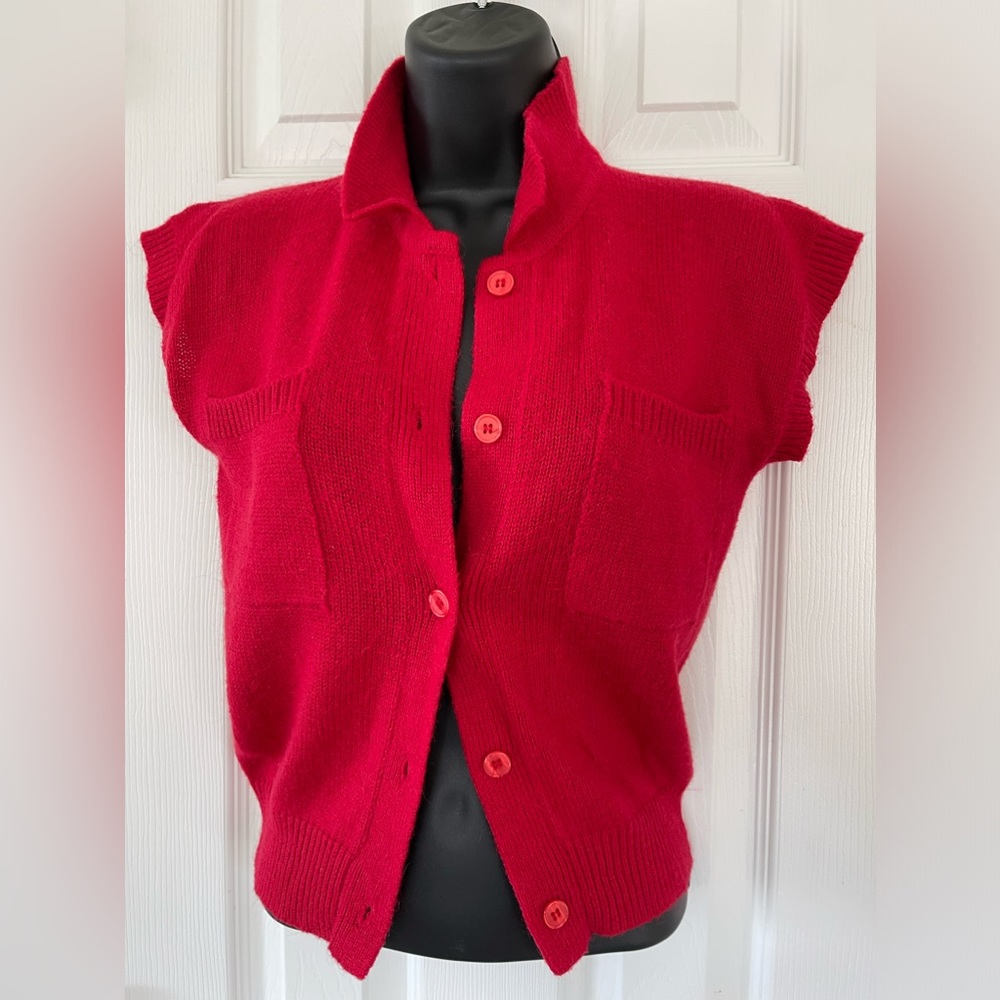 3/$30 ❤️Vintage 80s! ❤️ 💄 Lipstick Red Sweater vest.  Great condition!  size S